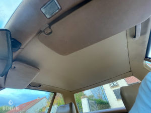 Mercedes-Benz 560 SL R107 - 1988