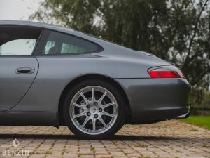 Porsche 911 Type 996 Carrera 4 - 2002