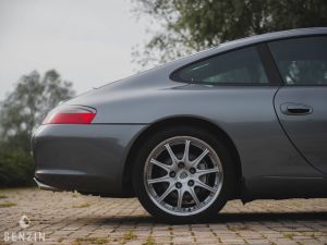 Porsche 911 Type 996 Carrera 4 - 2002