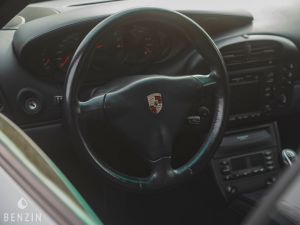 Porsche 911 Type 996 Carrera 4 - 2002