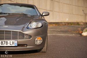 Aston Martin Vanquish - 2003