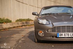 Aston Martin Vanquish - 2003