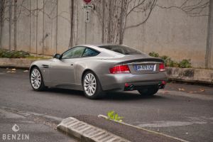 Aston Martin Vanquish - 2003