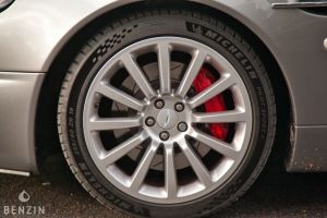 Aston Martin Vanquish - 2003