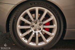 Aston Martin Vanquish - 2003