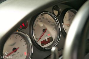 Aston Martin Vanquish - 2003