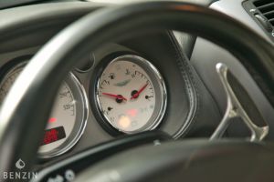 Aston Martin Vanquish - 2003