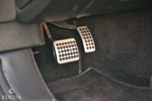 Aston Martin Vanquish - 2003