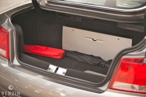 Aston Martin Vanquish - 2003