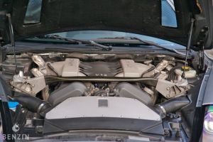 Aston Martin Vanquish - 2003