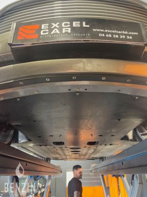 Aston Martin Vanquish - 2003