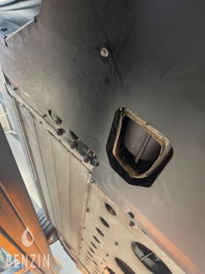 Aston Martin Vanquish - 2003