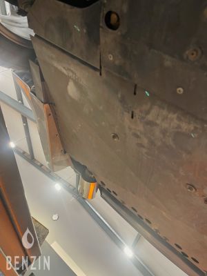 Aston Martin Vanquish - 2003