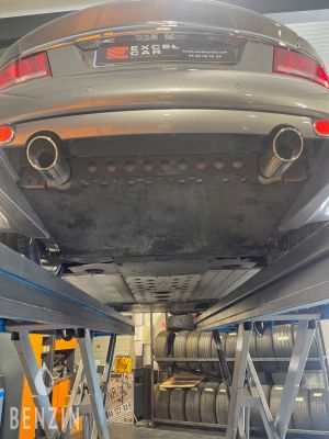 Aston Martin Vanquish - 2003