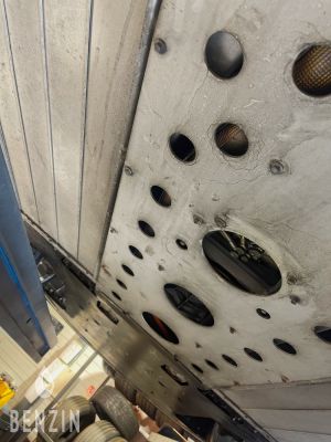 Aston Martin Vanquish - 2003