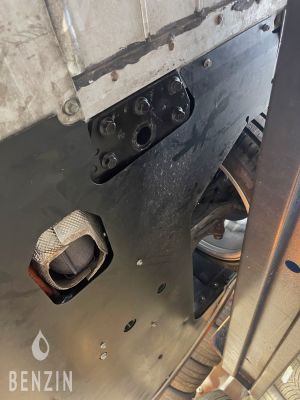 Aston Martin Vanquish - 2003