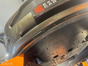 Aston Martin Vanquish - 2003