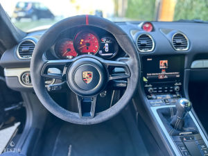 Porsche 718 Cayman GT4 - 2020