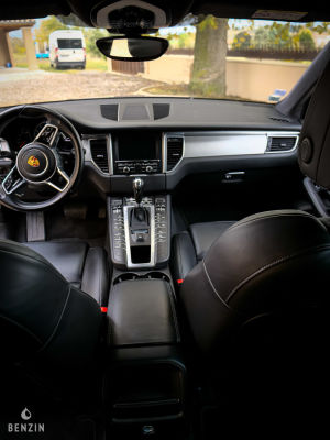 Porsche Macan Turbo - 2014