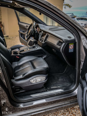 Porsche Macan Turbo - 2014