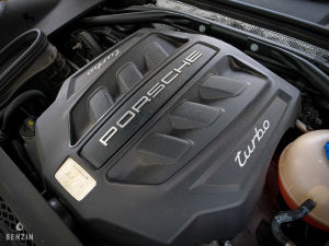 Porsche Macan Turbo - 2014