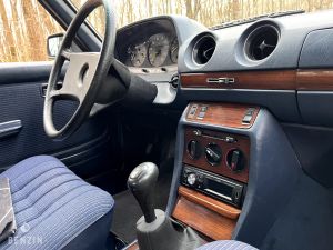 Mercedes-Benz 230ce W123 - 1984