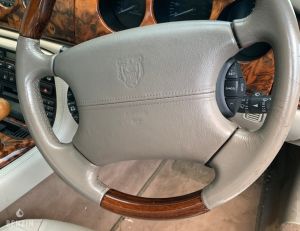 Jaguar XKR RHD - 2001