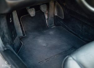 Porsche 911 type 996 Carrera 4S - 2005