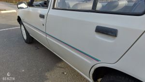 Peugeot 205 Junior - 1989