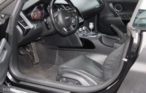 Audi R8 V10 manual - 2009