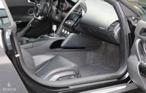 Audi R8 V10 manual - 2009