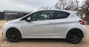 Peugeot 208 GTI - 2017