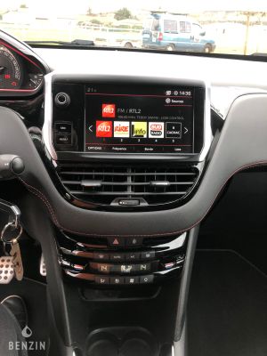 Peugeot 208 GTI - 2017