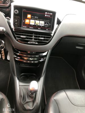 Peugeot 208 GTI - 2017