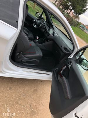 Peugeot 208 GTI - 2017