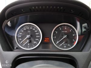 BMW X6 50i xDrive - 2012