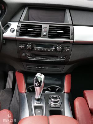 BMW X6 50i xDrive - 2012