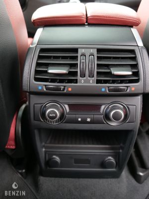 BMW X6 50i xDrive - 2012