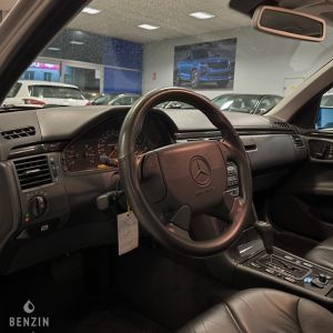 Mercedes-Benz E55 AMG W210 - 1999
