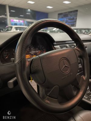 Mercedes-Benz E55 AMG W210 - 1999