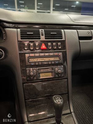 Mercedes-Benz E55 AMG W210 - 1999