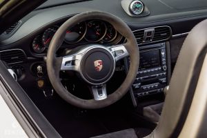 Porsche 911 type 997 GTS Cabriolet - 2012