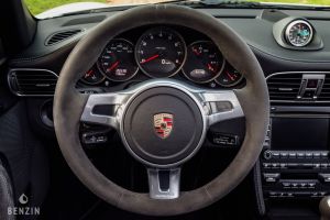 Porsche 911 type 997 GTS Cabriolet - 2012