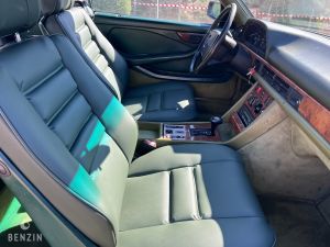 Mercedes-Benz 500 SEC W126 - 1982