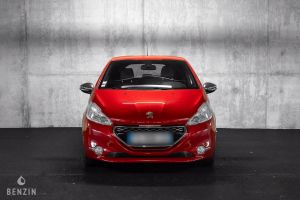 Peugeot 208 GTI - 2015