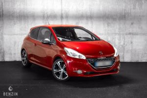 Peugeot 208 GTI - 2015