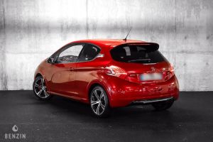 Peugeot 208 GTI - 2015
