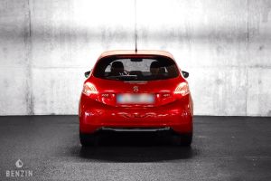 Peugeot 208 GTI - 2015