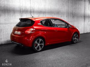 Peugeot 208 GTI - 2015