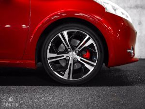 Peugeot 208 GTI - 2015